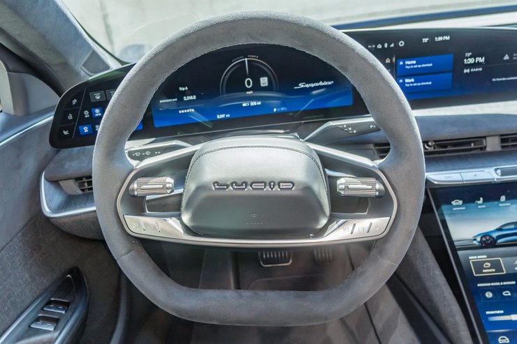 Салон Lucid Air Sapphire