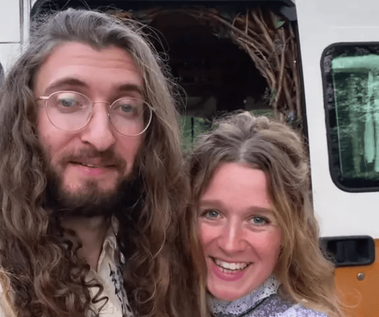 Лора, Аарон, фургон