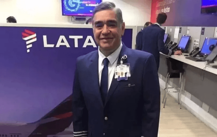 Пилот умер в самолете, упал в туалете самолета, пилот, капитан самолета, экстренная посадка самолета, LATAM,