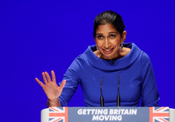 Министр внутренних дел Британии Суэлла Браверман ушла в отставку