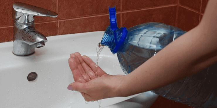 В Киеве могут быть локальные отключения водоснабжения из-за аварий или последствий обстрелов, особенно на верхних этажах многоэтажек, где нужна электроэнергия для насосов