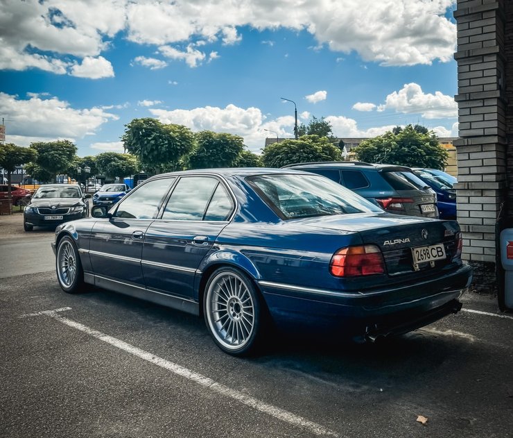 BMW Alpina B12