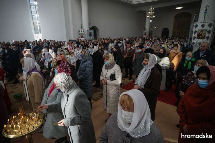 Пасха, Карантин, Правоохранители, Безопасная дистанция, Защитная маска