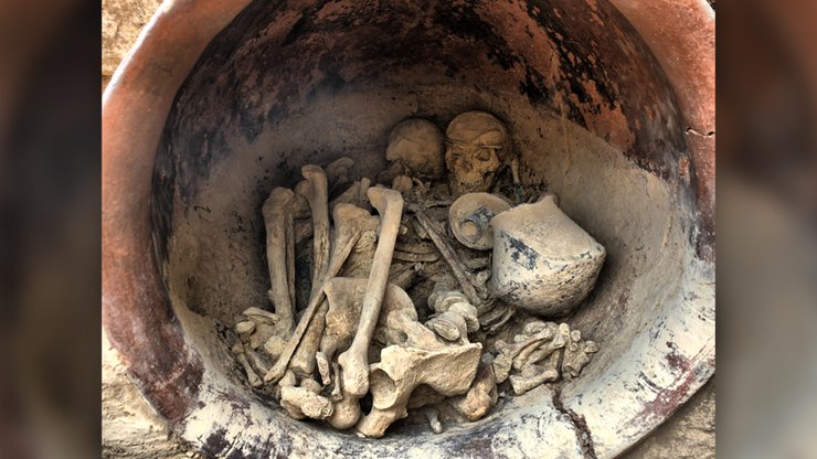 захоронение, кости, останки, керамический горшок