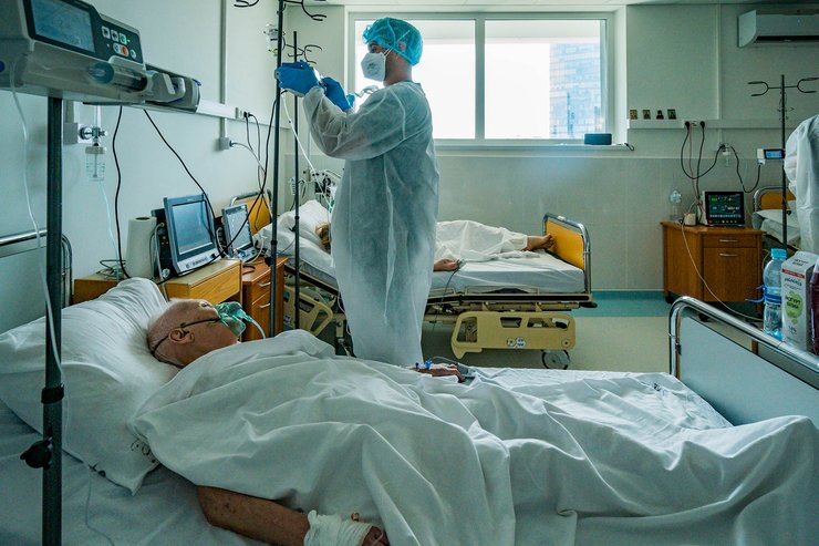 коронавирус, больница, больничная палата