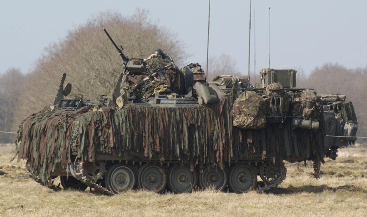 Panzerhaubitze 2000NL, PzH 2000NL, PzH 2000, сау PzH 2000, гаубицы FH-70, какое оружие голландия передала украине, поставки оружия украине, БТР YPR-765