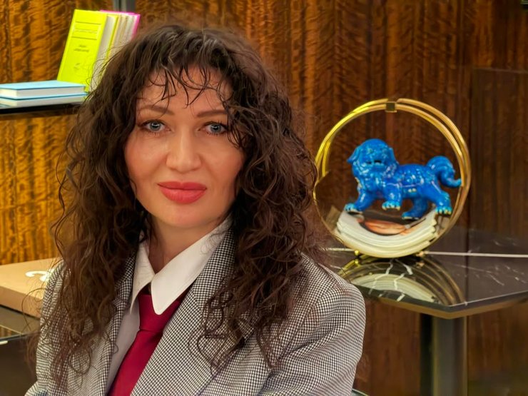 Олеся Бацман прическа