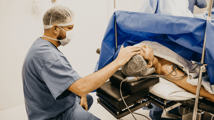 Украину ждет глобальный дефицит врачей, заявил глава Минздрава Виктор Ляшко