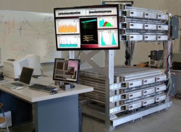 мини-мюонный трекер, лаборатория, стол, фото