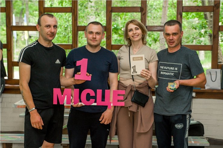 Зустріч з веЗавдяки офлайн-зустрічам з ветеранами у компанії формують окремі ком'юнітітеранами