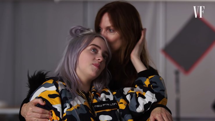 билли айлиш с матерью, семейное фото