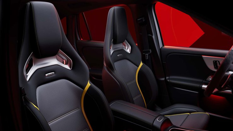 салон Mercedes-AMG GLA45, Mercedes GLA, кроссовер Mercedes, новый Mercedes-AMG GLA45