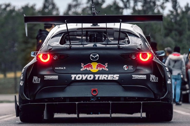 Mazda 3 гонки тюнинг