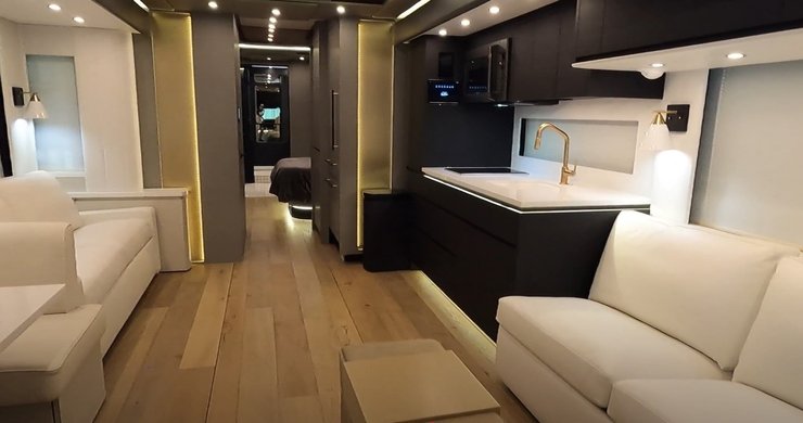 Автодом Newell, дом на колесах