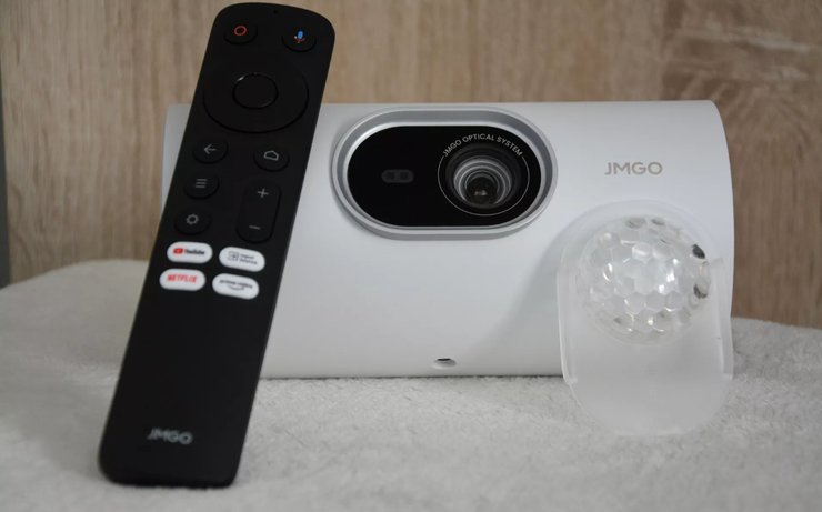 Проектор JMGO PicoPlay с пультом дистанционного управления