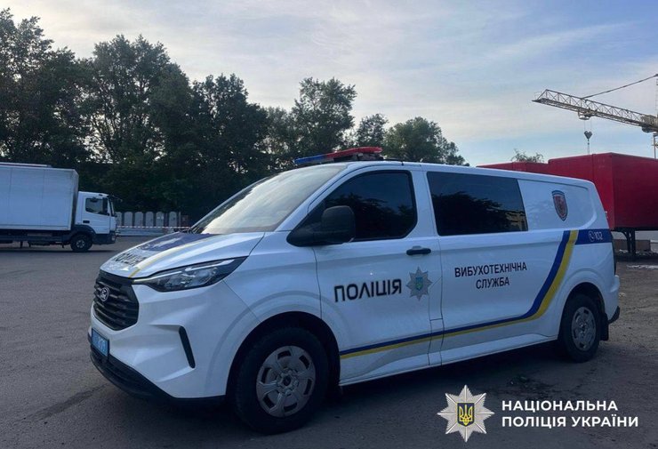 У Києві на території сортувального центру поштового оператора стався вибух під час огляду посилки.