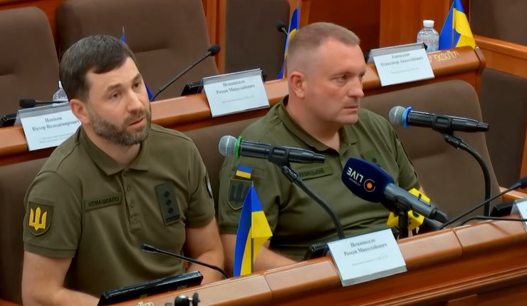 Начальник Волынского областного ТЦК Роман Немашкало и руководитель Ковельского ТЦК Александр Левицкий