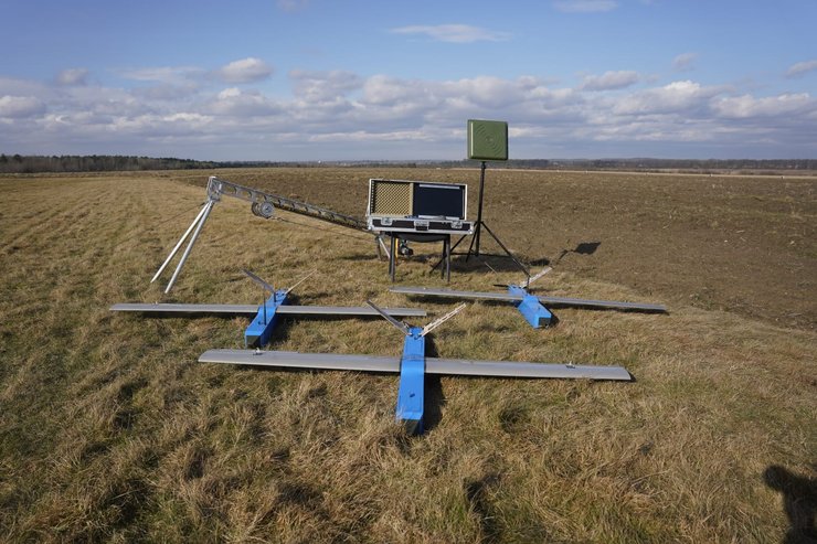 Беспилотный авиационный комплекс Besomar в поле