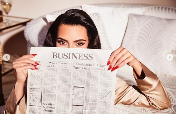 Ким Кардашьян, Instagram, фото, новая коллекция, домашняя одежда