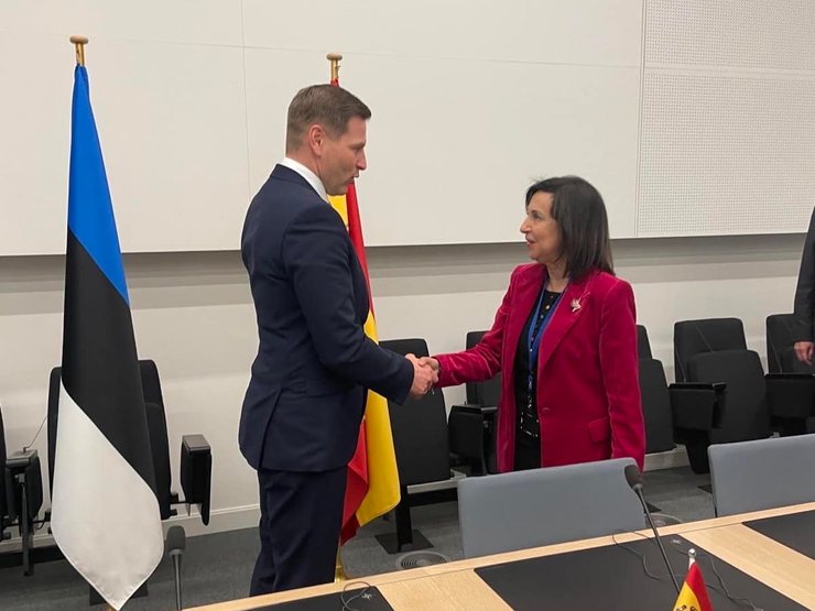 міністр оборони естонії ханно співкур, міністр оборони іспанії маргарита роблес, брюссель, нато