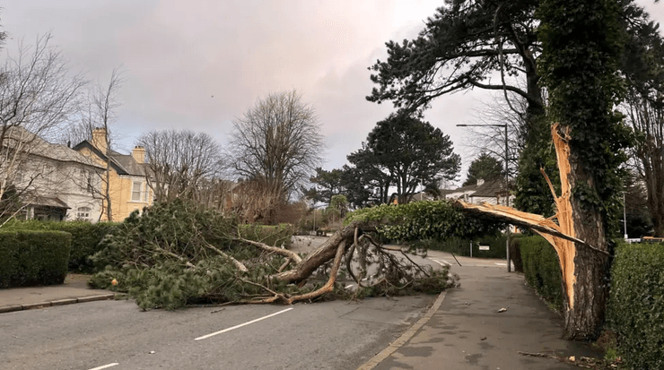 шторм в Ірландії