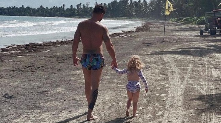 Ким Кардашьян, суррогатное материнство, суррогатные матери, материнство звезд, кто из звезд рожал не сам