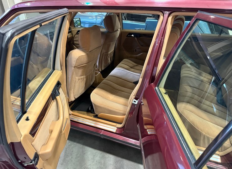 лимузин Мерседес 124