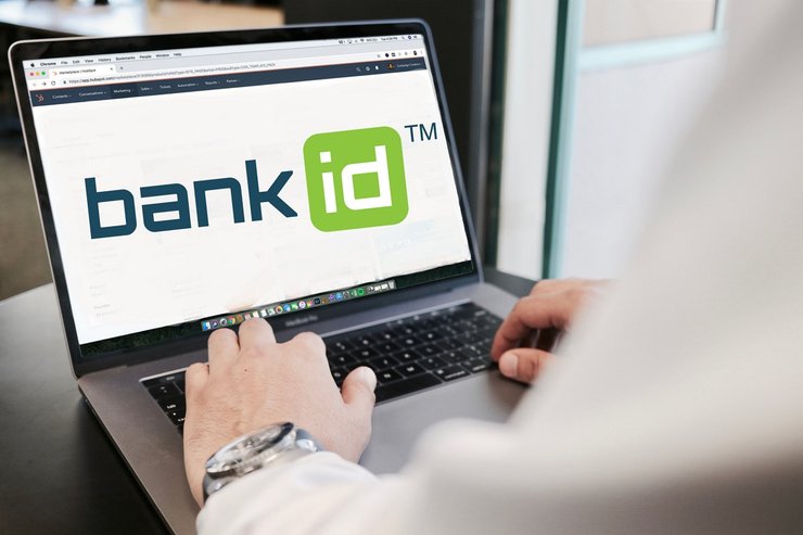 В банках говорят – подать заявку на послабление условий выплат по кредиту можно через контакт-центр или приложение банка