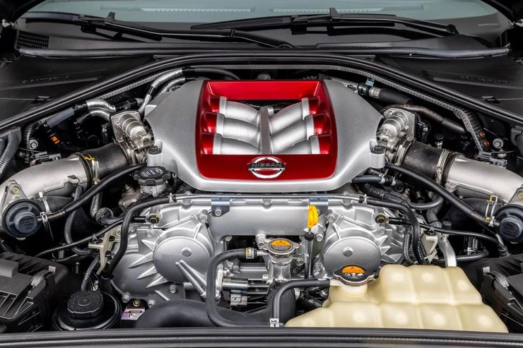 Nissan GT-R