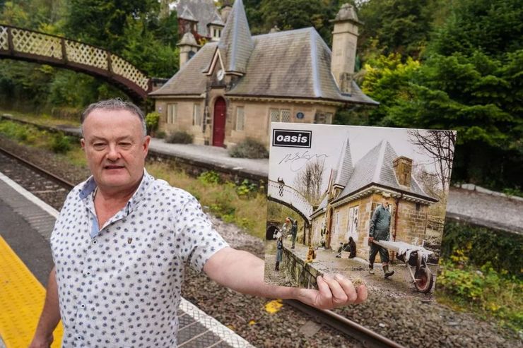 Пара отремонтировала старую железнодорожную станцию, которая оказалась культовым местом, в чем секрет этого сооружения