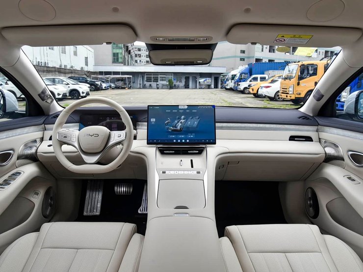 салон BYD Seal 8