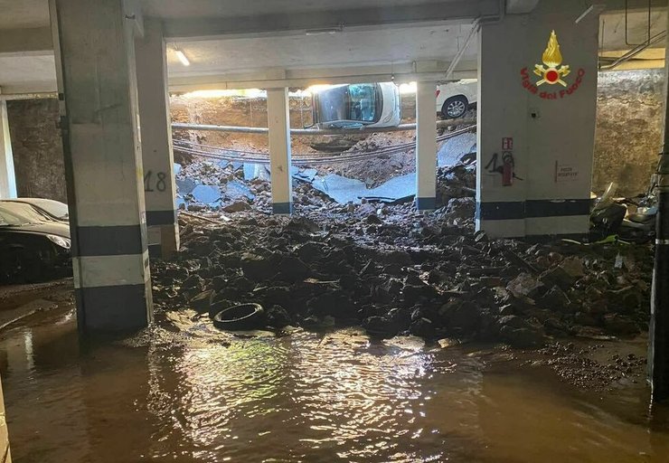 провал, обвалення, рим