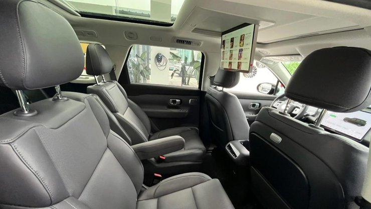 салон Leapmotor C16 2024, Leapmotor C16, електромобіль Leapmotor