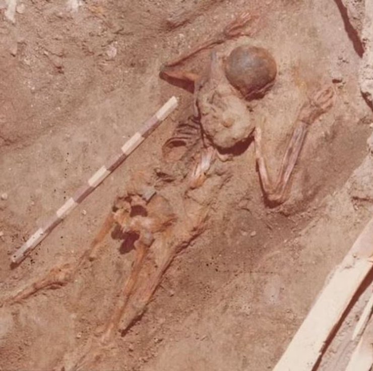 Везувий, Помпеи, археологи, раскопки в Италии, останки древних людей