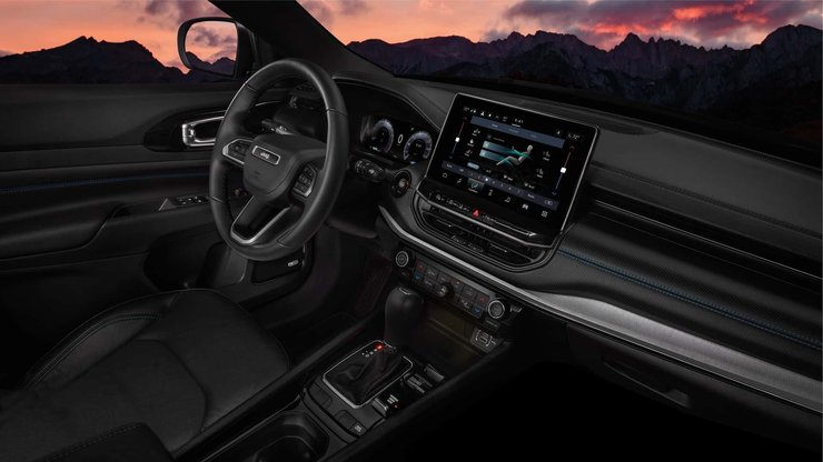 Автомобиль Jeep Compass 2027 года