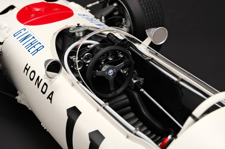 Болид Honda RA272