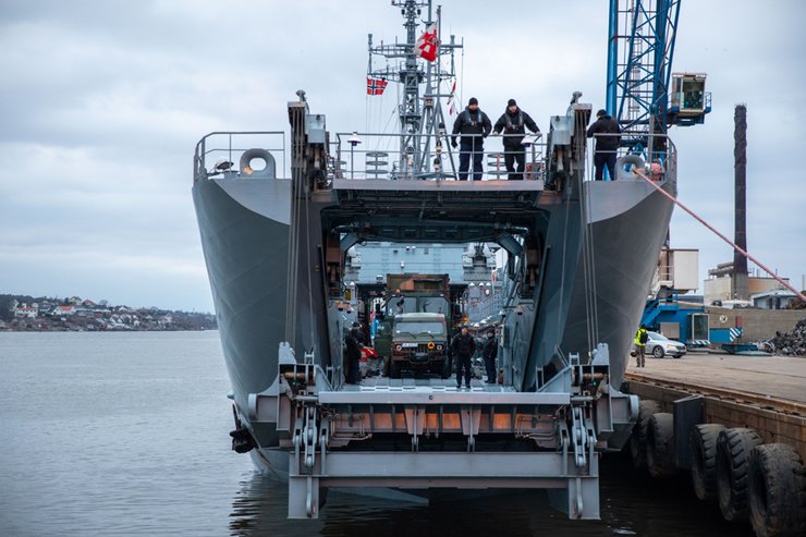 Корабль, НАТО, разгрузка, учения, Норвегия