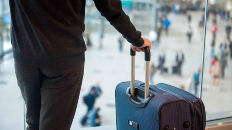 Утримати молодь адміністративними методами неможливо, зазначають фахівці