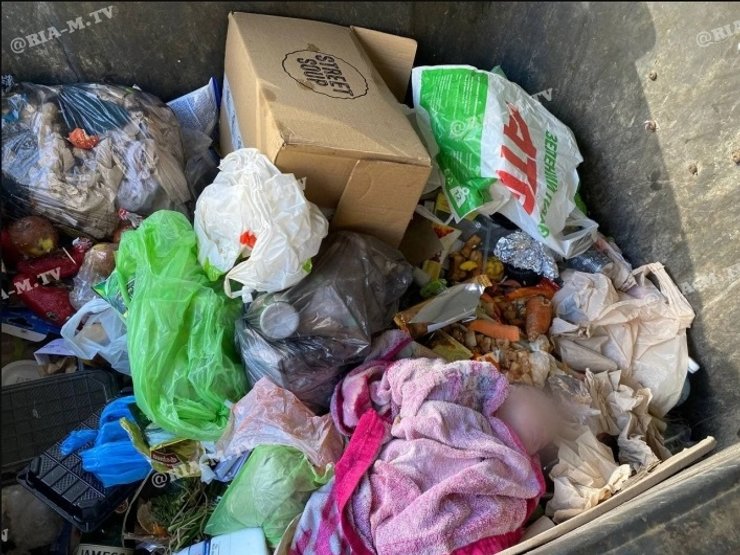 Мелитополь, мусорка, младенец