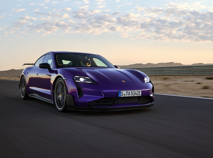 Электромобиль Porsche Taycan