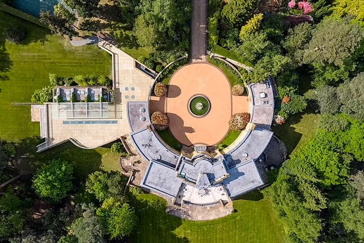 олег дерипаска, российский олигарх, российский миллиардер, арестованное имущество, имение в британии