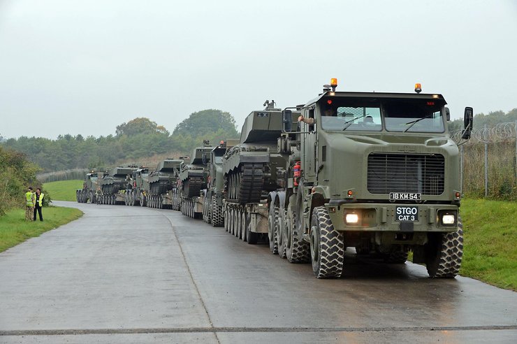 тягачі challenger