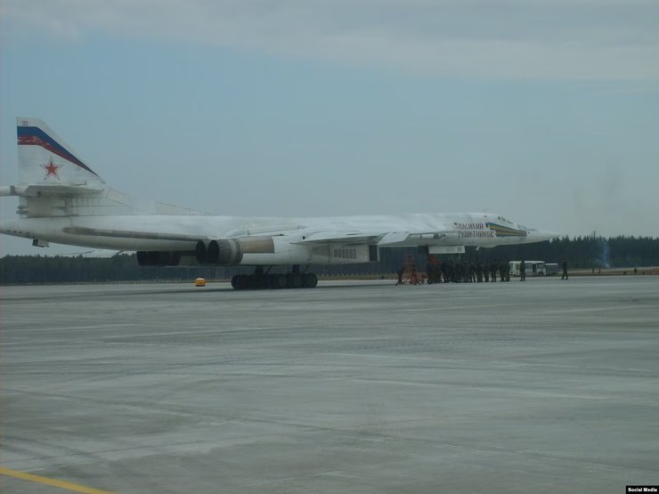 Ту-160 на аеродромі