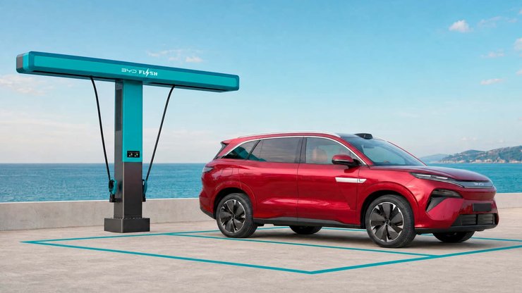 Автомобиль BYD Atto 8