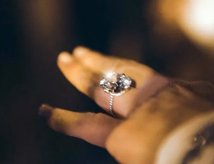 Ким Кардашьян, кольцо