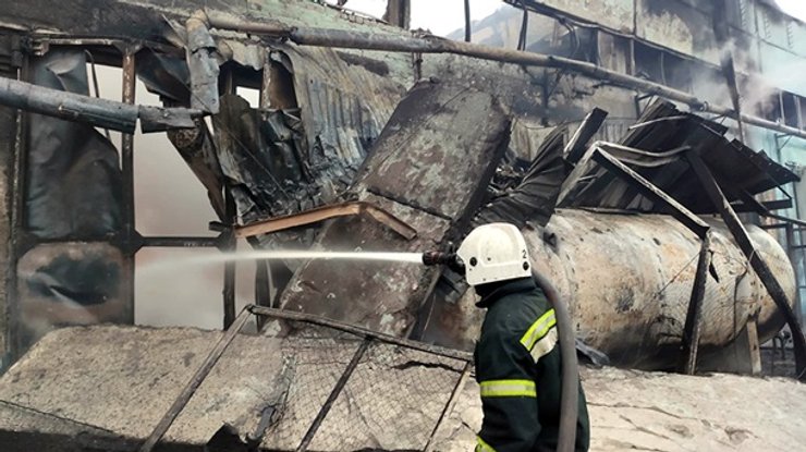 Pozhar na skladakh v Poltave