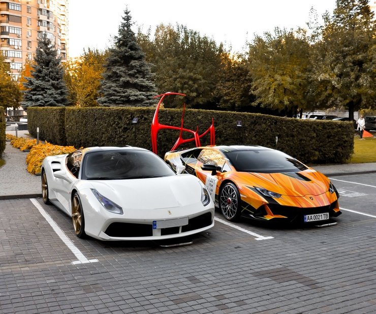 суперкары Ferrari Lamborghini, Ferrari 488GTB, Lamborghini Huracan, Суперкар Lamborghini