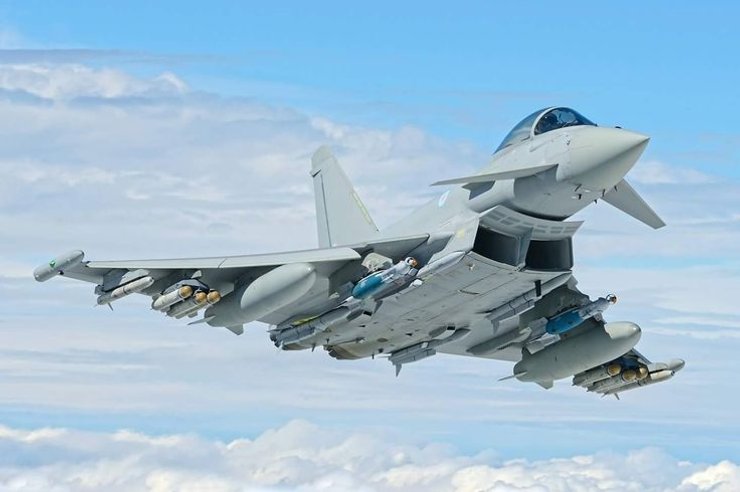 истребитель Eurofighter
