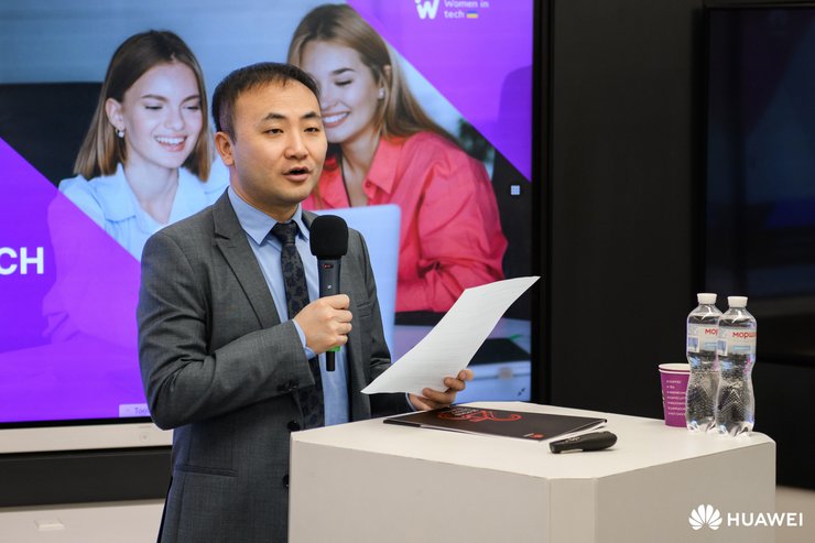 Xi Long, Huawei Ukraine