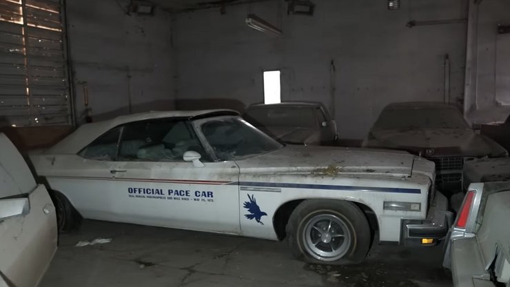 Buick LeSabre 1975 года
